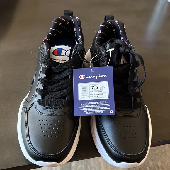 Woman’s Champion Next Emboss - Picture 3 of 5